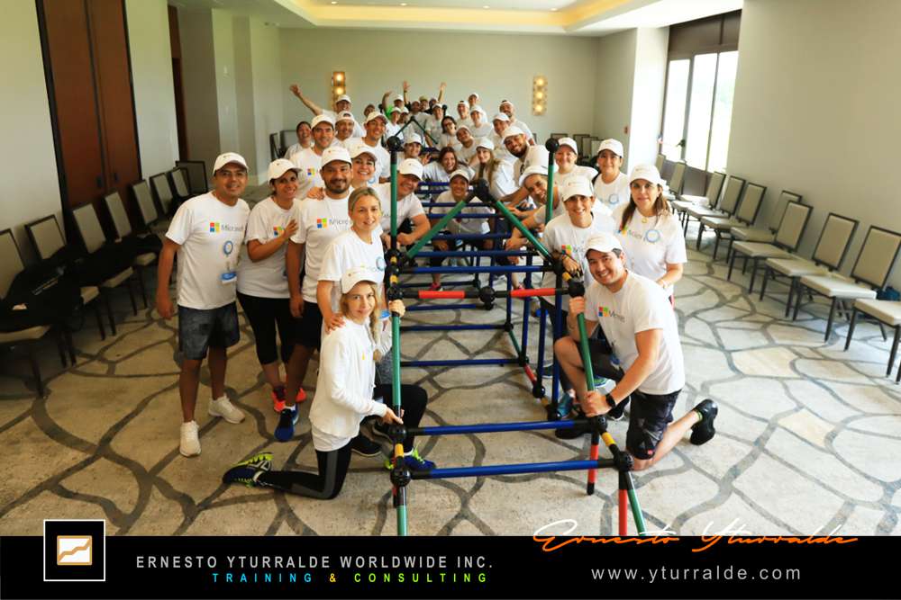 Team Building Quito con dinámicas de cuerdas para alinear al equipo